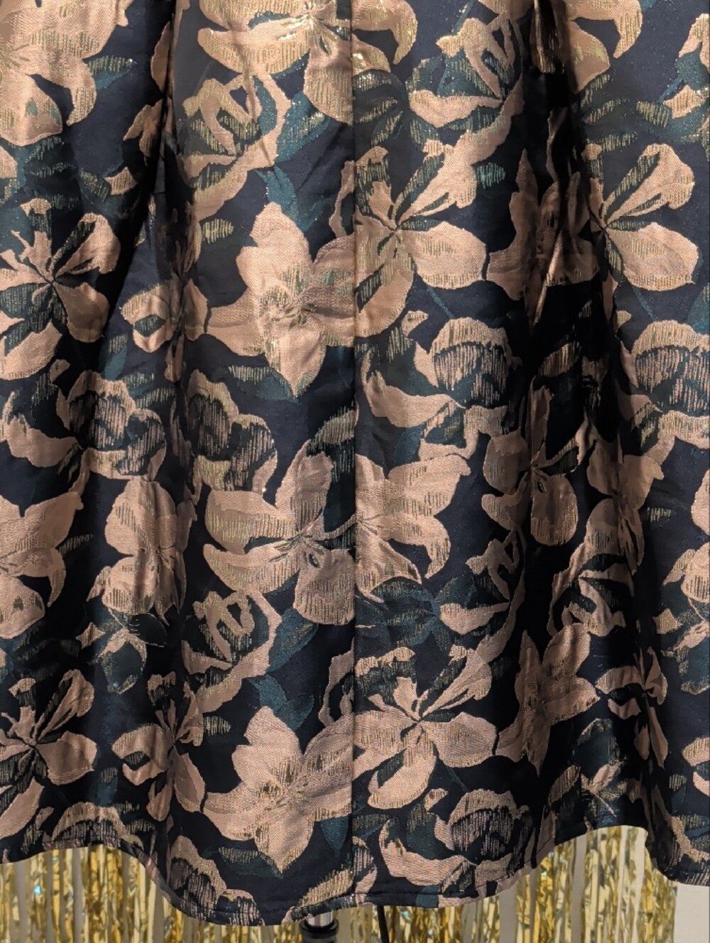 🔥JustFab Black A-Line Skirt with Rose Gold Floral Jacquard, Size L - Picture 6 of 9